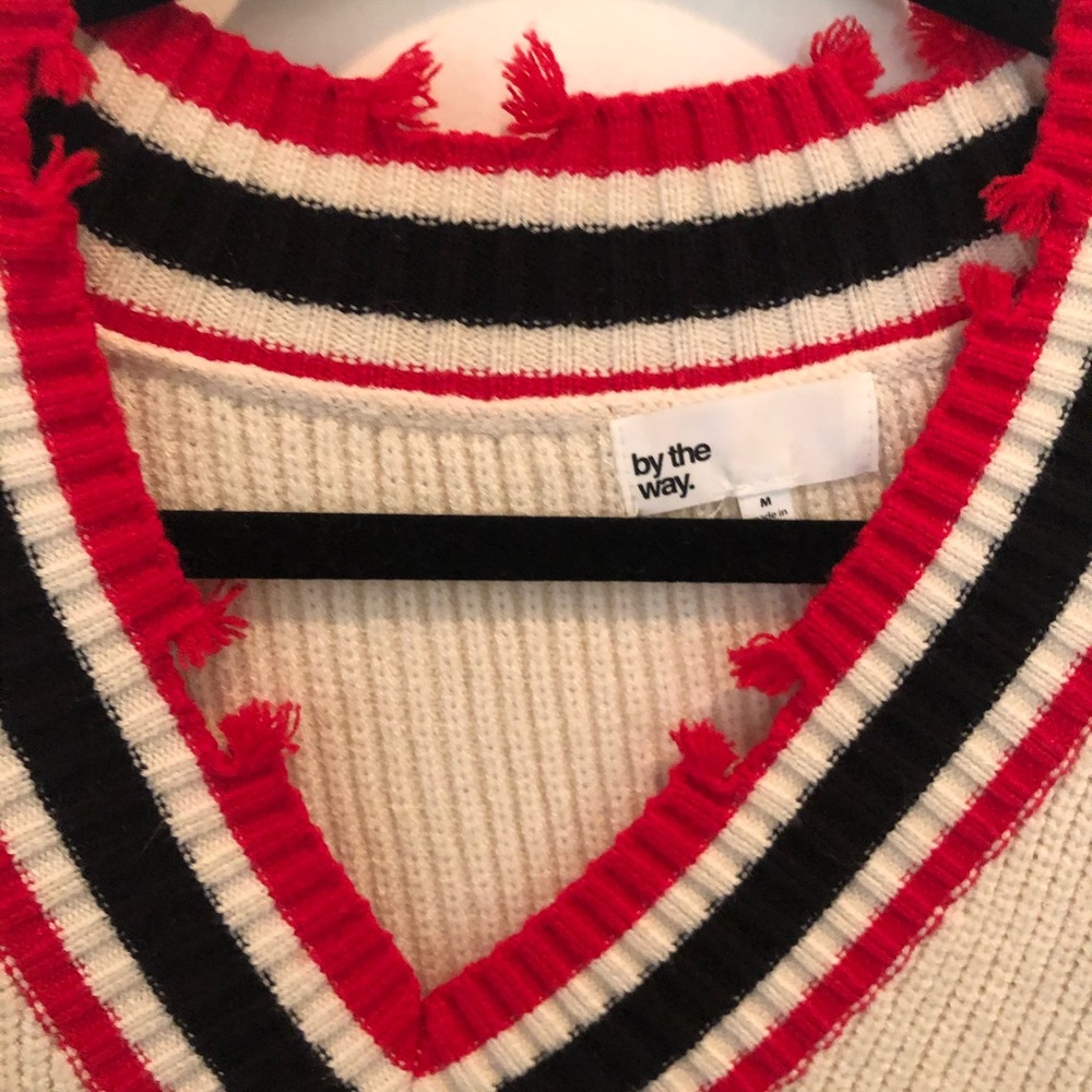 Distressed sweater - Picture 2 of 2